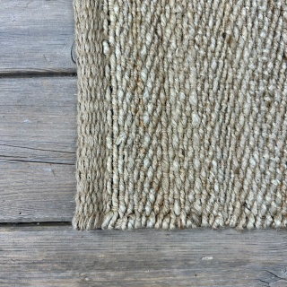 Natural, sustainable 100% jute rug with woven sewn ends 3 sizes